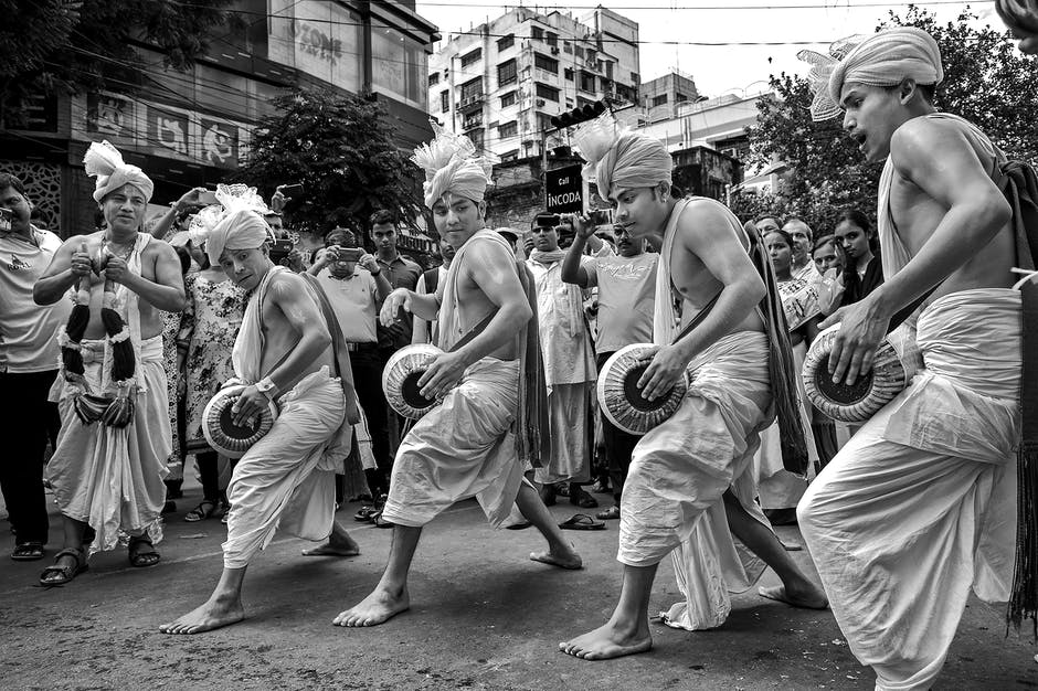 RathYatra in Jabalpur : Saints sweep the path of Jagannath Rath Yatra with a gold broom