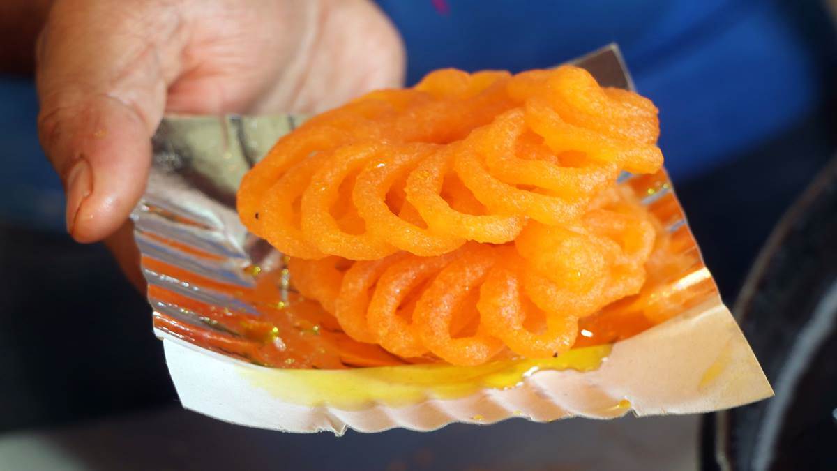 Taste Of Indore: कुछ इस तरह और भी जायकेदार बन जाती है रसीली इमरती