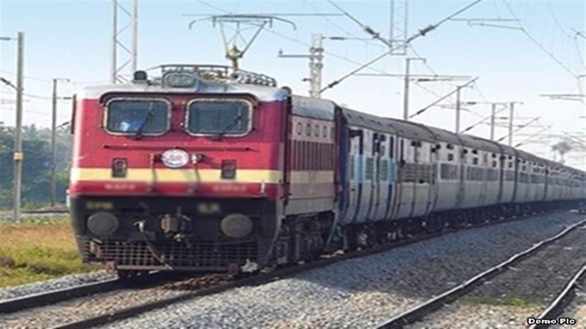 Rail in Khargone Barwani: रेल के लिए खरगोन-बड़वानी सांसद ने लोकसभा में सरकार से मांगा जवाब